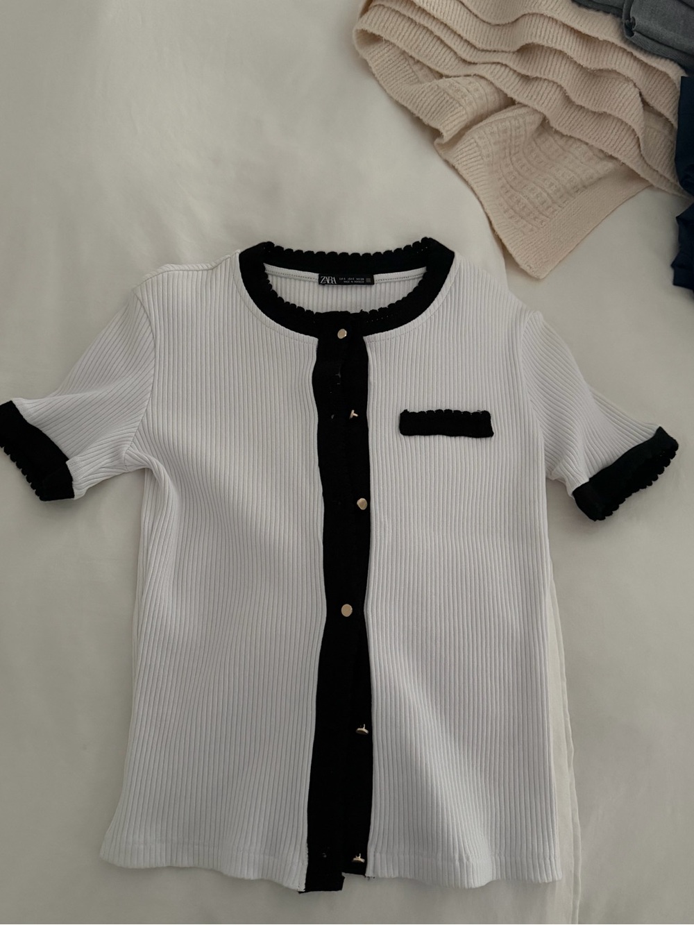 Zara White Short-Sleeve Button Cardigan with Black Trim